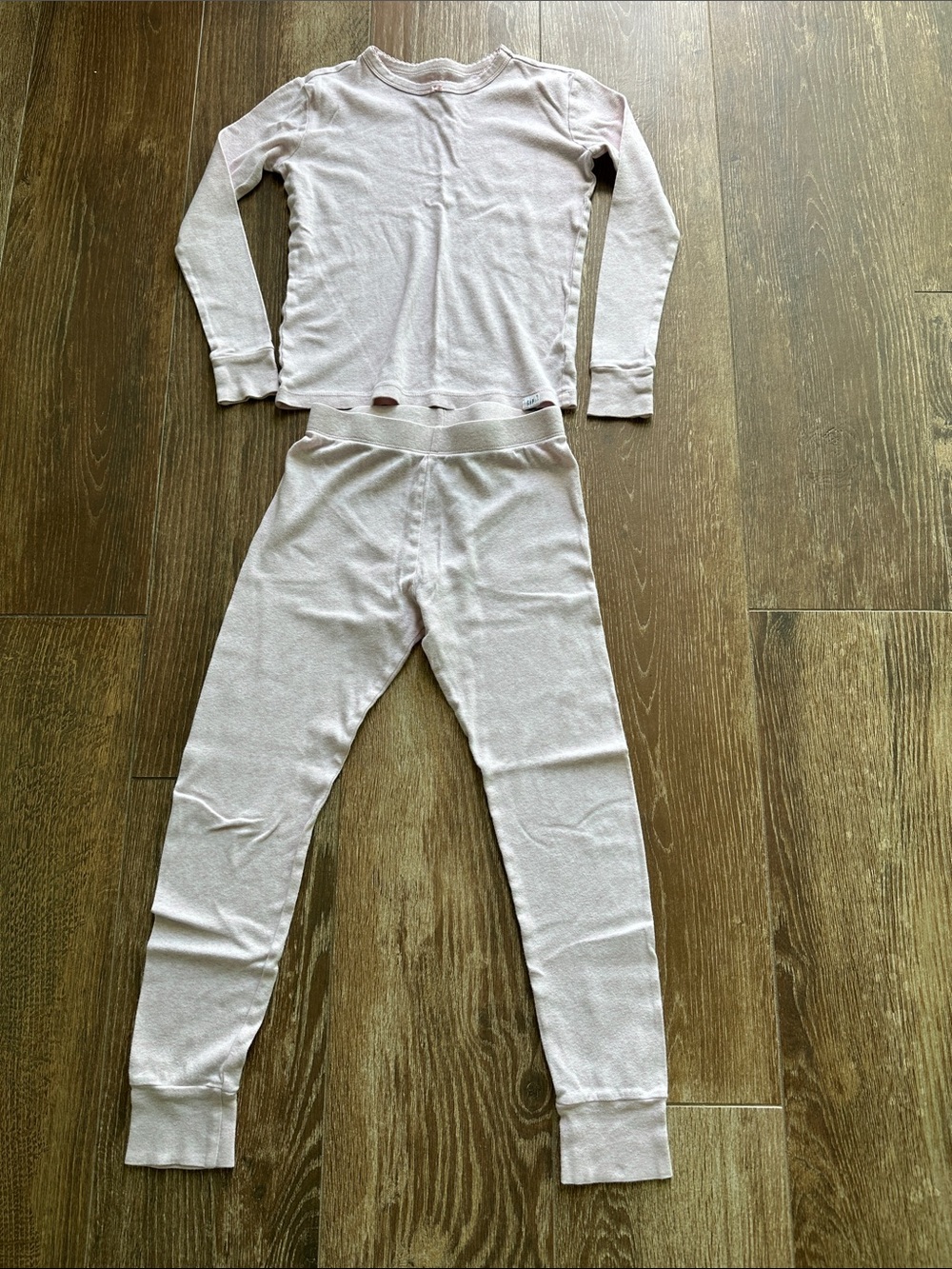 Gap size 10 (true size 8) Kids Long Sleeve Thermal Pajama Set - Light Pink